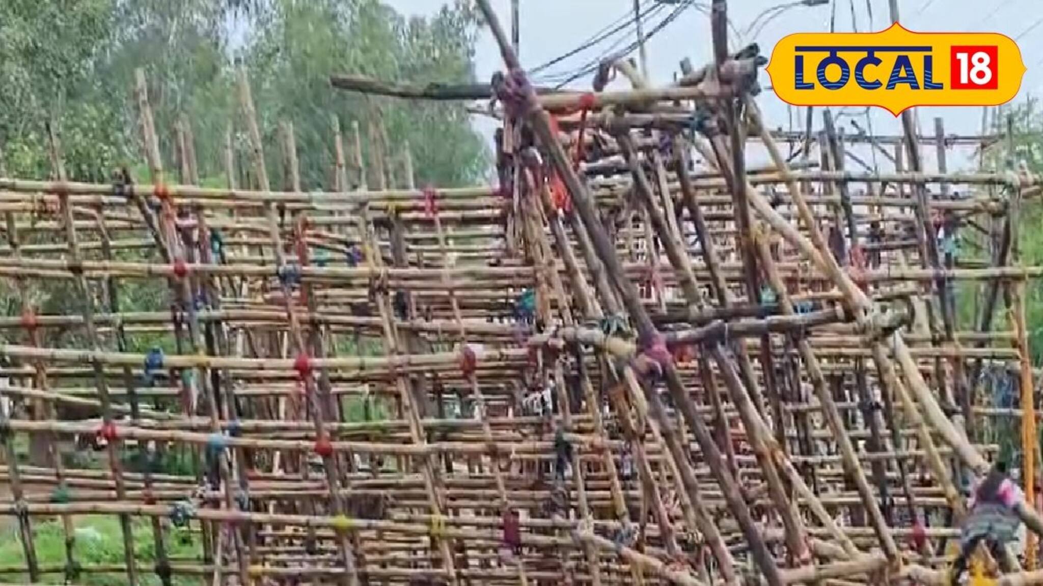 মহা চতুর্থীতেই খেলা দেখাল বৃষ্টি! ভেঙে গেল দুর্গাপুরের বড় মণ্ডপের লাইট গেট