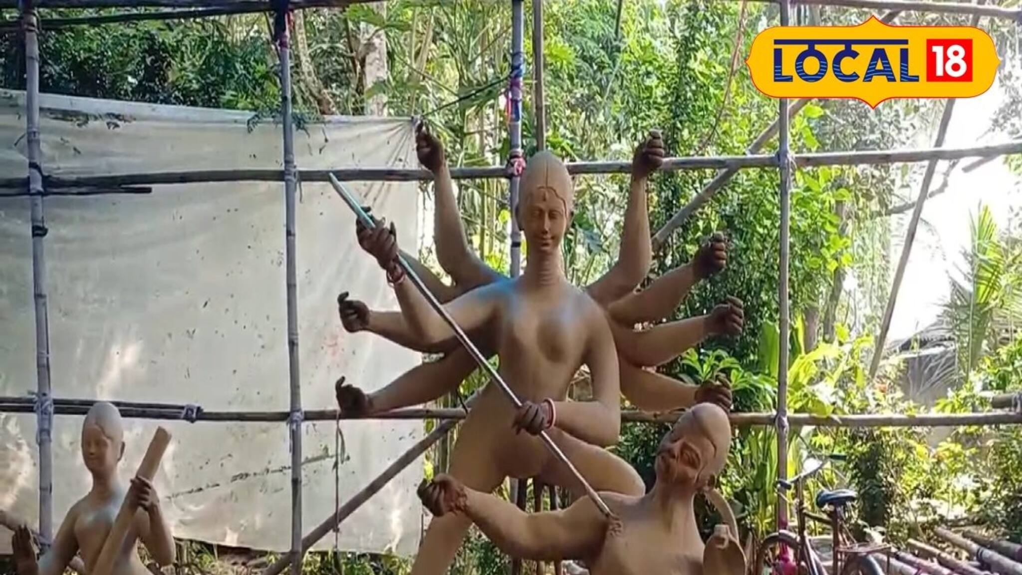Durga Puja 2025 : চায়ের আড্ডা থেকে জন্ম নিল দুর্গাপুজো! এখানে প্রতিমা বিসর্জন দ্বাদশীতে! কোথায় জানেন?