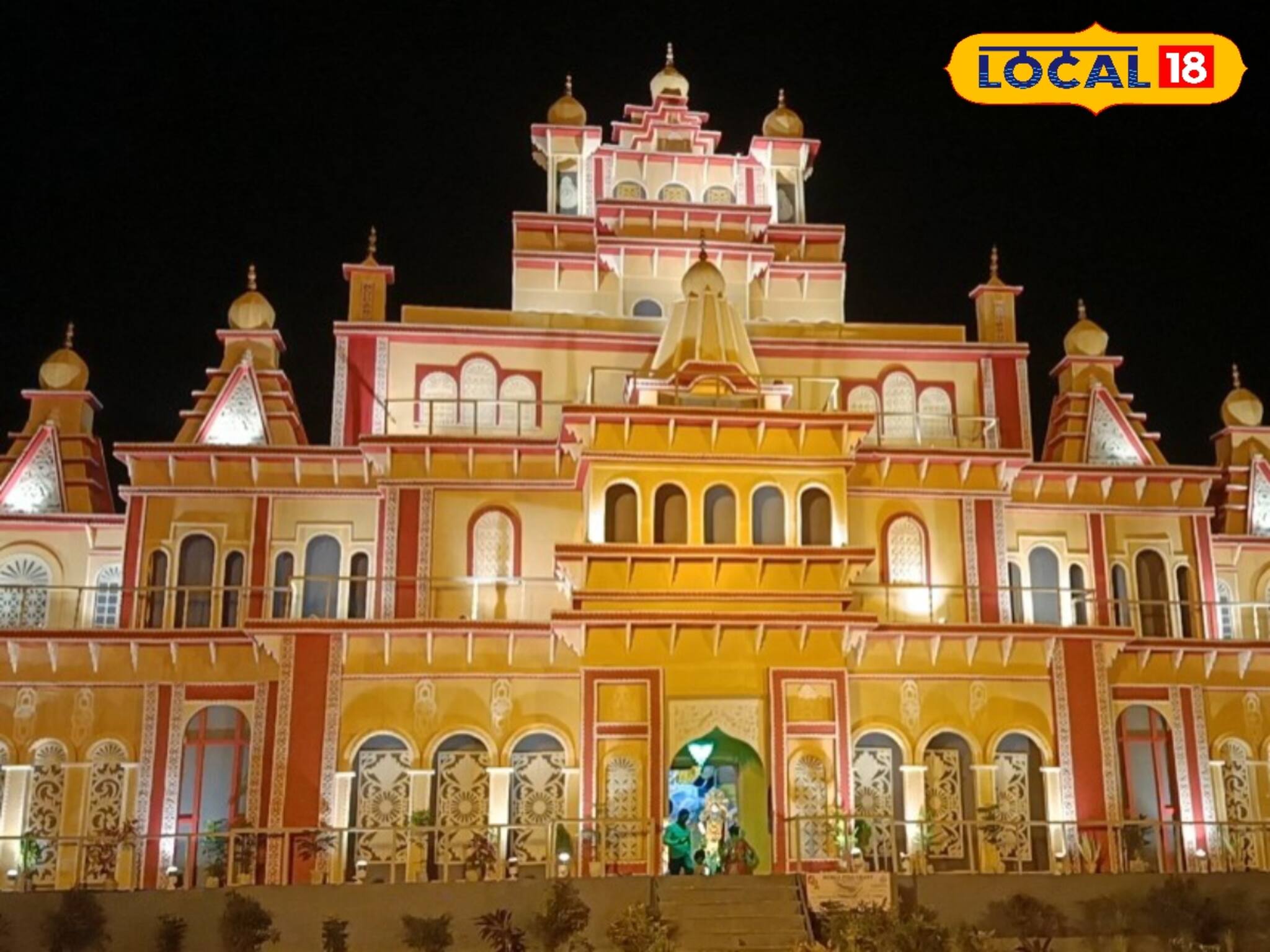 মিনাখাঁয় দুর্গোৎসবে রাজস্থানের ছোঁয়া! ৭০ ফুট উঁচু চোখ ধাঁধানো মণ্ডপ