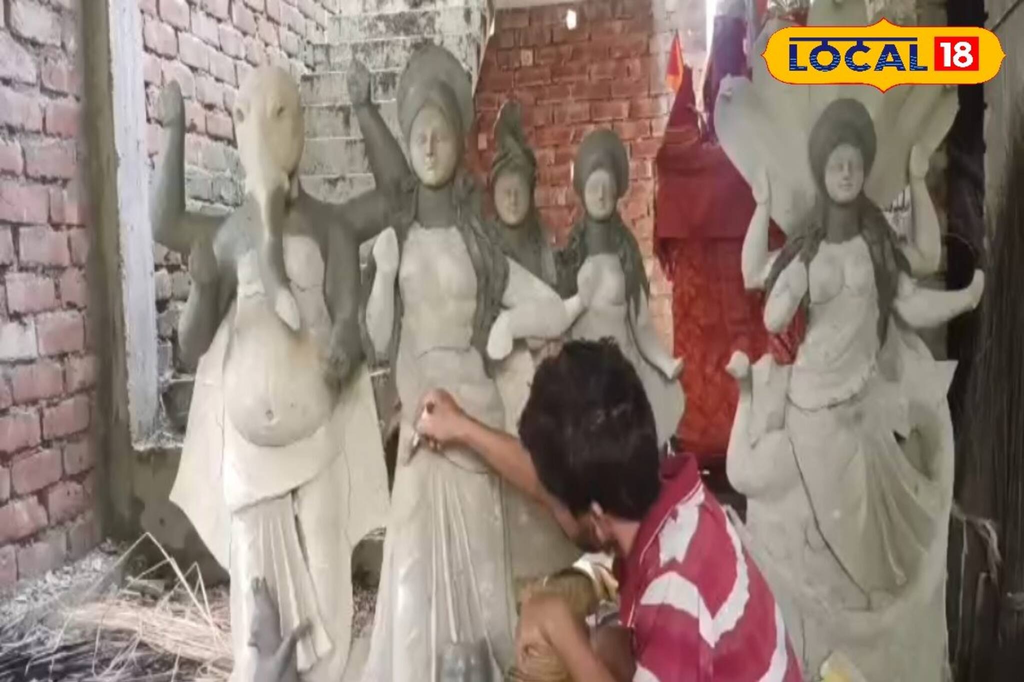 অন্য গ্রামের পুজো দেখে জেদ, শখ থেকে শুরু করে আজ সফল