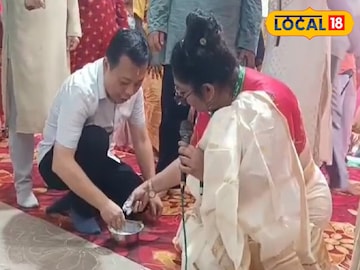 চিনা অতিথিদের পুজোর আলপনা