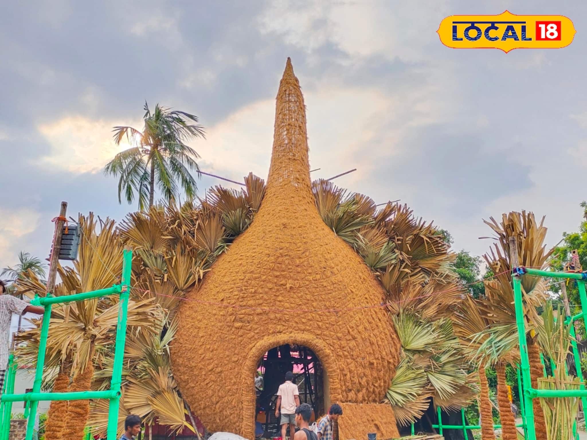 Durga Puja 2025: ৫০ লক্ষ, ১ কোটি নয়! মাত্র ২ লক্ষ বাজেটের 'এই' পুজো, নজর কাড়ছে এলাকায়, নজির গড়ছে রাজ্যে