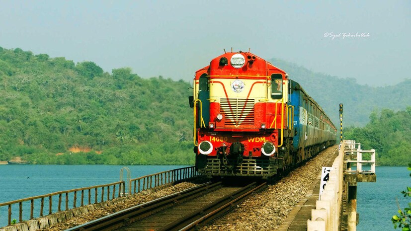 স্টেট ব্যাঙ্ক অফ ইন্ডিয়ার সঙ্গে হাত মিলিয়ে এই নয়া উদ্যোগ নিয়েছে রেল। সোমবার কেন্দ্রীয় রেলমন্ত্রী অশ্বিনী বৈষ্ণবের উপস্থিতিতিতে এই সংক্রান্ত একটি সমঝোতা পত্র অর্থাৎ মৌ স্বাক্ষর করা হয়েছে বলে রেলসূত্রে খবর।