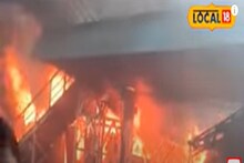 সন্তোষপুর রেলস্টেশনে ভয়াবহ অগ্নিকাণ্ডের জেরে যাত্রী পরিষেবা প্রায় বন্ধ