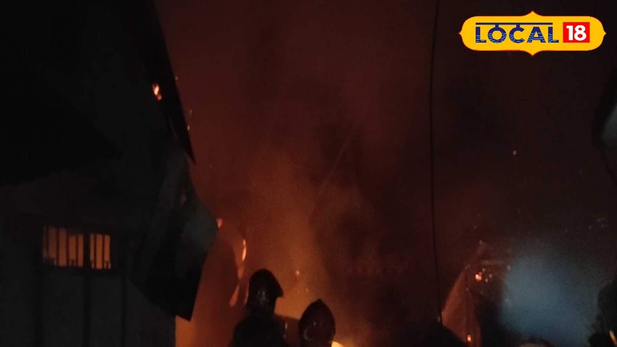 বন্ধ বাড়িতে আচমকা দাউ দাউ করে আগুন! পুড়ে ছাই লক্ষাধিক টাকার জিনিসপত্র, কোথায় জানুন