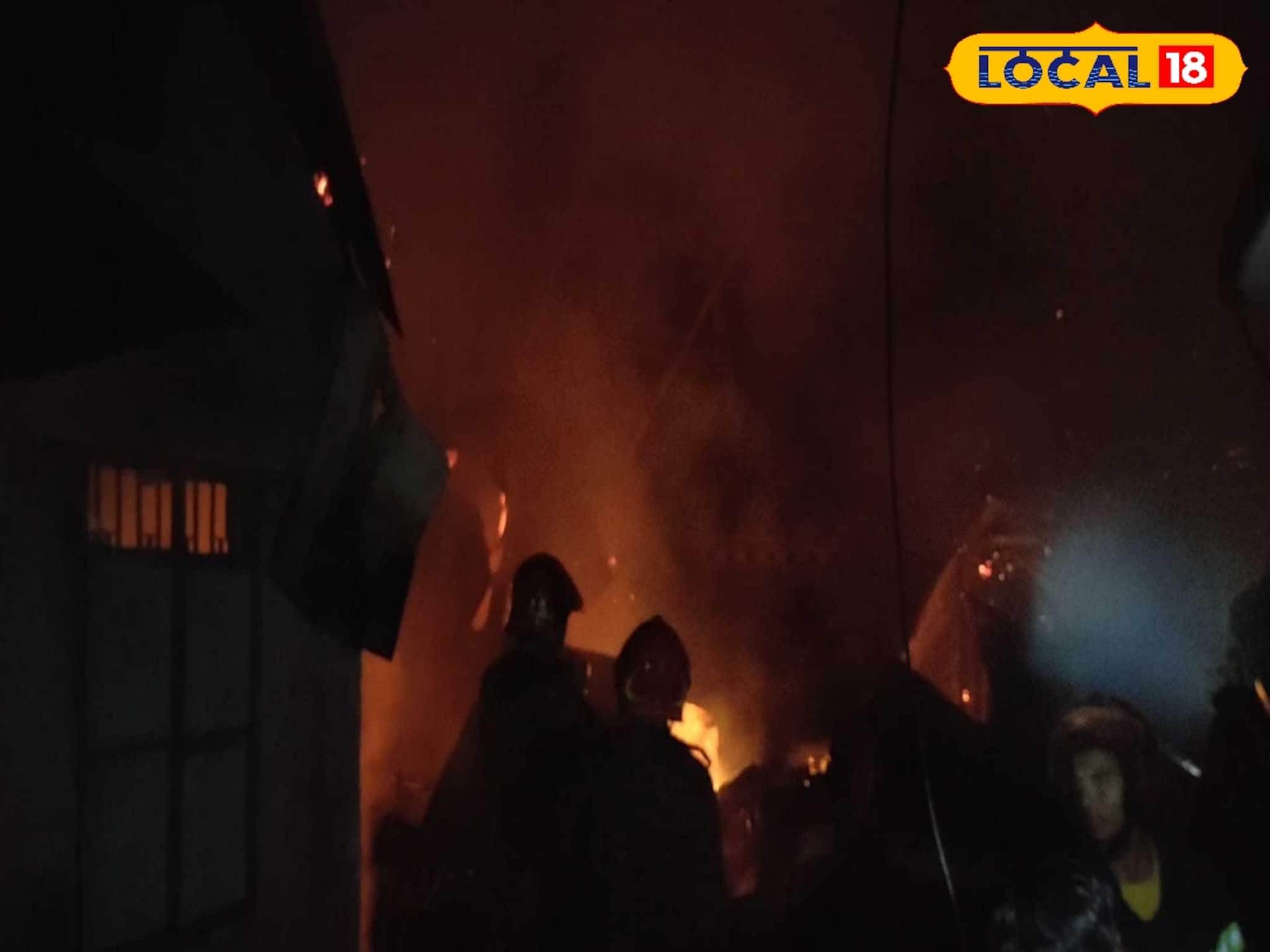 বন্ধ বাড়িতে আচমকা দাউ দাউ করে আগুন! পুড়ে ছাই লক্ষাধিক টাকার জিনিসপত্র, কোথায় জানুন