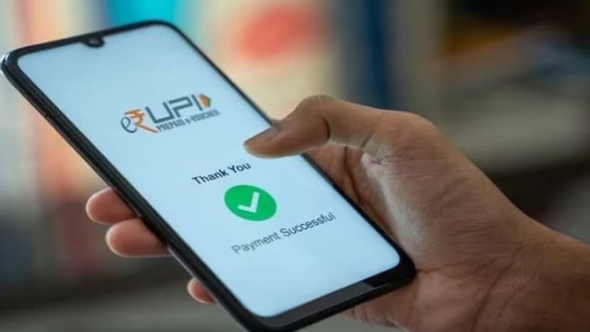 NPCI শীঘ্রই ফিনটেক কোম্পানিগুলিকে একটি EMI পেমেন্ট ফিচার যুক্ত করার অনুমতি দেবে, যা গ্রাহকদের তাৎক্ষণিকভাবে UPI পেমেন্টগুলিকে EMI-তে রূপান্তর করতে দেবে। যদিও ফিনটেক কোম্পানিগুলি এখনও এই পরিষেবাটি চালু করেনি, NPCI UPI-তে ক্রেডিট লেনদেন বাড়ানোর জন্য এটি ব্যবহার করতে পারে। এটি পয়েন্ট-অফ-সেল (PoS) টার্মিনালে কার্ড পেমেন্টের অনুরূপ হবে, যেখানে গ্রাহকরা টার্মিনালেই কার্ড সোয়াইপকে EMI-তে রূপান্তরিত করতে পারেন।