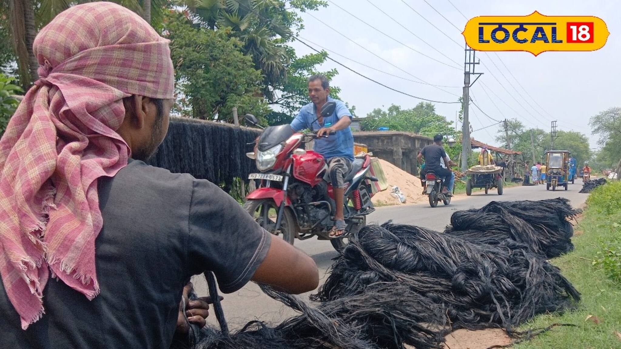 দুর্গাপুজোয় প্রতিমার চুল কোথা থেকে আসে জানেন? এই গ্রামে লুকিয়ে রহস্য