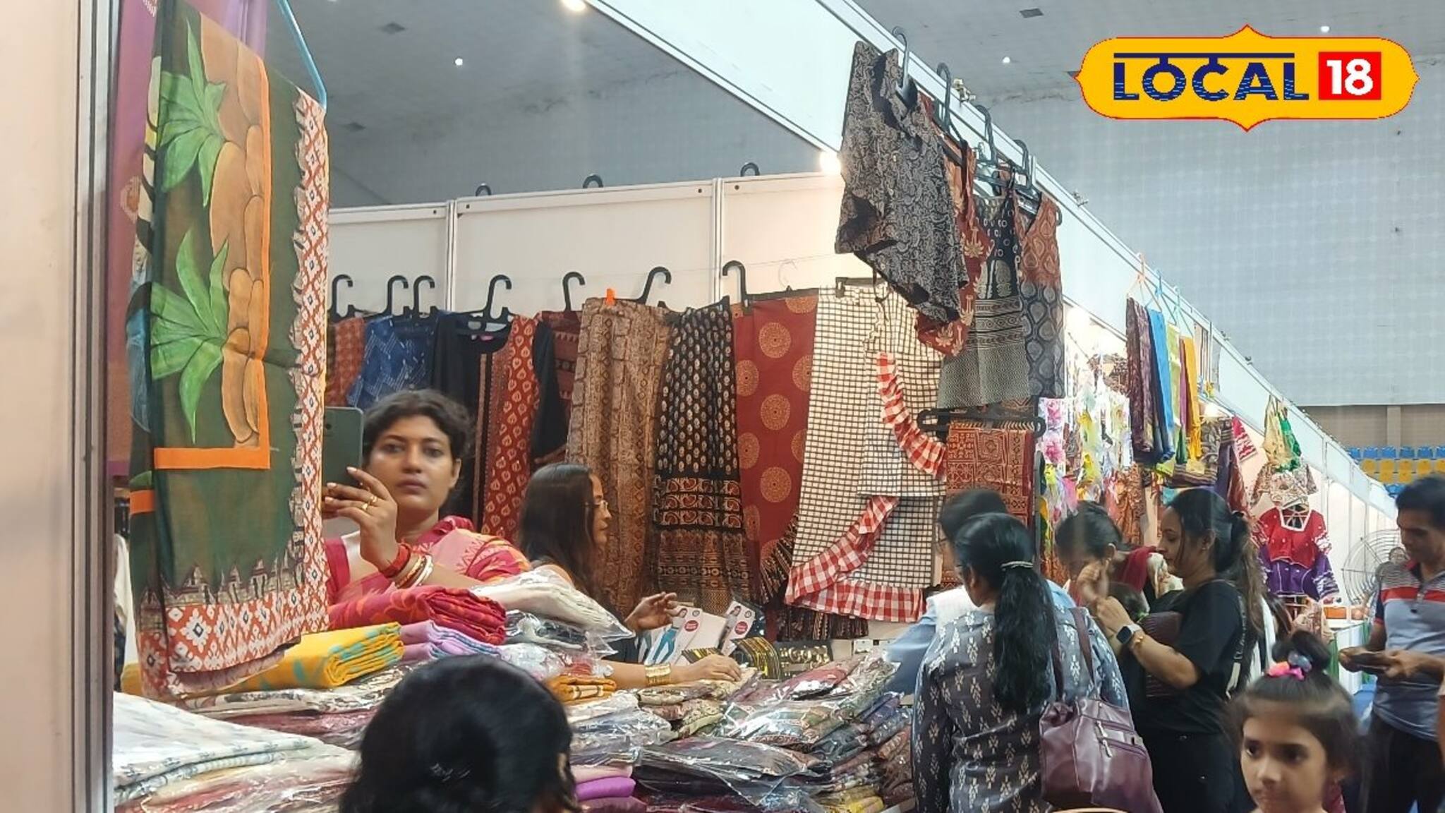 এক ছাদের তলায় সব! ঢুঁ মারলে আর ফিরে তাকাতে হবে না! মহিলাদের দিলখুশ করার পারফেক্ট প্লেস