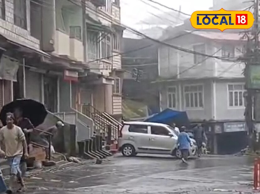 গঙ্গারামপুর : মেঘলা আকাশে ইতিমধ্যেই বৃষ্টি চলছে। সারাদিন হালকা বৃষ্টি হওয়ার সম্ভাবনা। তাপমাত্রা ২৫ ডিগ্রি সেলসিয়াস। দক্ষিণ দিনাজপুর : বালুরঘাটসহ জেলাজুড়ে সকাল থেকে বৃষ্টি হচ্ছে। সর্বনিম্ন তাপমাত্রা ২৫.০২ ডিগ্রি, সর্বোচ্চ ৩১ ডিগ্রি সেলসিয়াস।