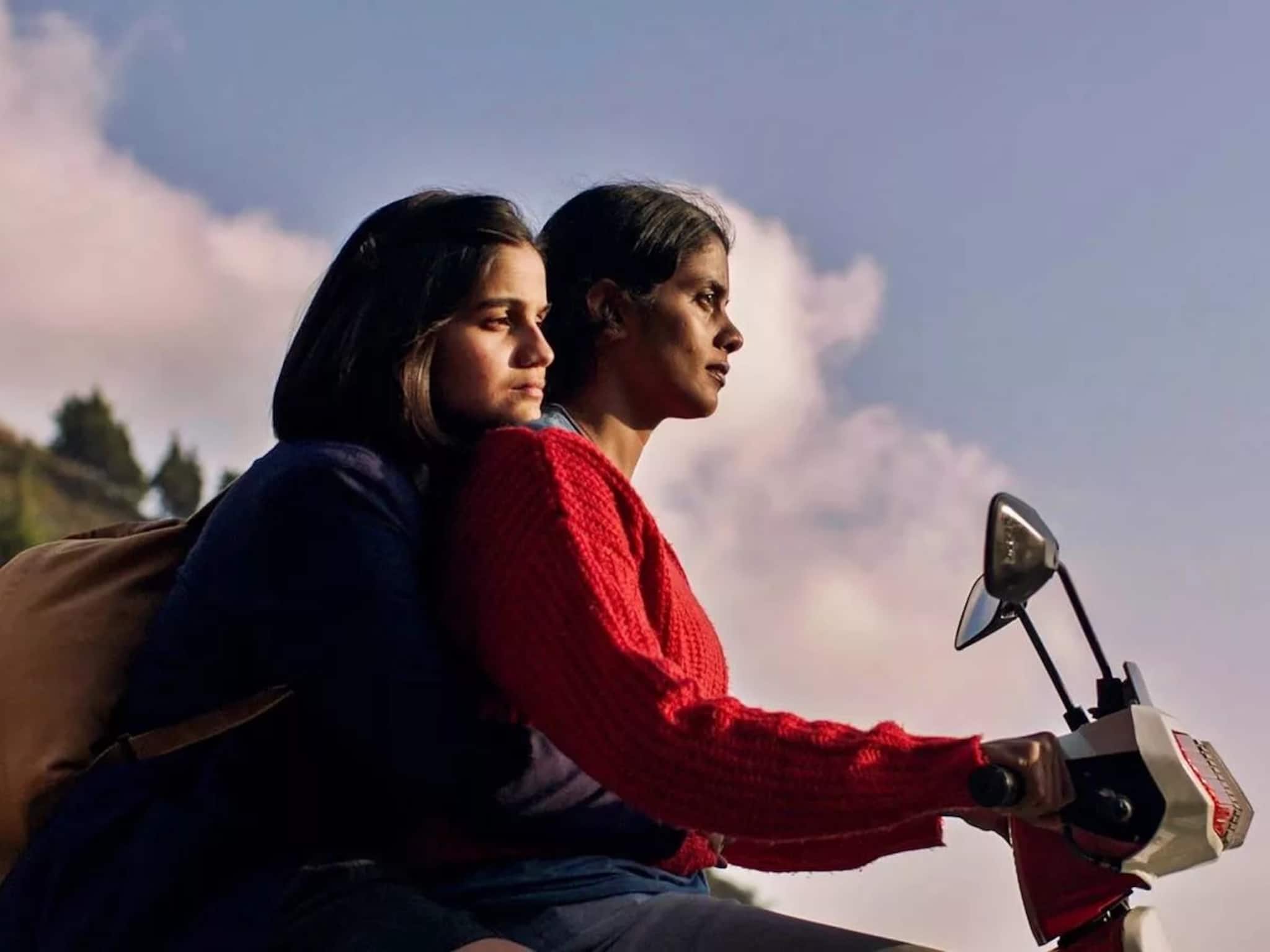 Love Affair: ওকে ছাড়া থাকতে পারব না! আত্মীয়ের বাড়ি বেড়াতে গিয়ে অন্য তরুণীর সঙ্গে ঘনিষ্ঠতা যুবতীর, পালিয়ে বিয়ে দুই মহিলার