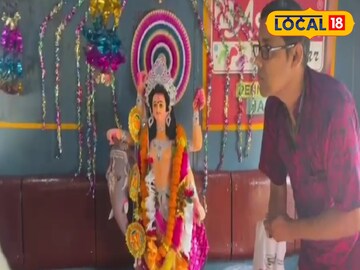 চলন্ত ট্রেনে বিশ্বকর্মা পুজো
