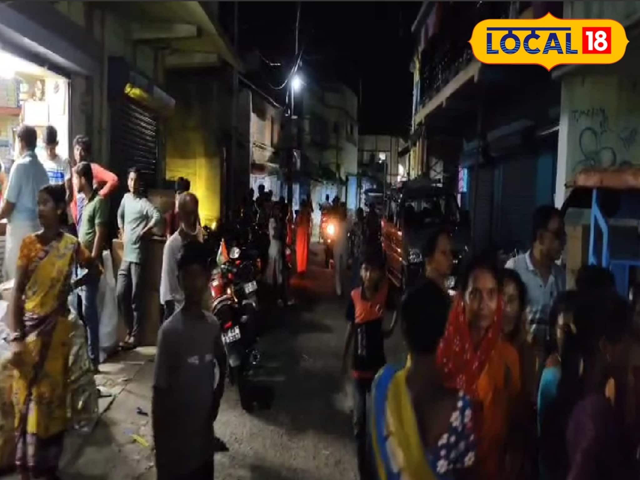 Python Rescue: সন্ধে হতেই পঞ্চায়েত প্রধানের বাড়িতে তুলকালাম, ঘাপটি মেরে ৮ ফুটের অজগর! দাবানলের মতো খবর ছড়াতেই ভিড় বাসিন্দাদের