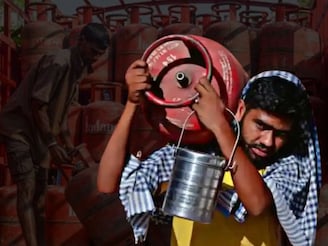 প্রধানমন্ত্রী উজ্জ্বলা যোজনার আওতায় ২৫ লাখ মহিলা বিনামূল্যে LPG সংযোগ পাচ্ছেন !