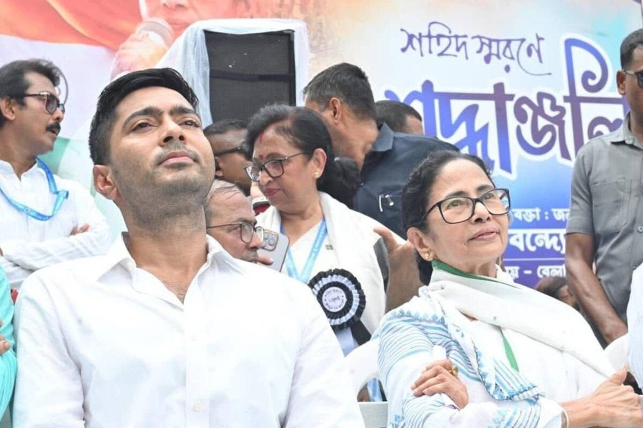 ভোটের আগে বড় চমক দিয়ে দিল তৃণমূল! জেলায় জেলায় বড় রদবদল! কে কোথায় দায়িত্ব পেল জানেন?