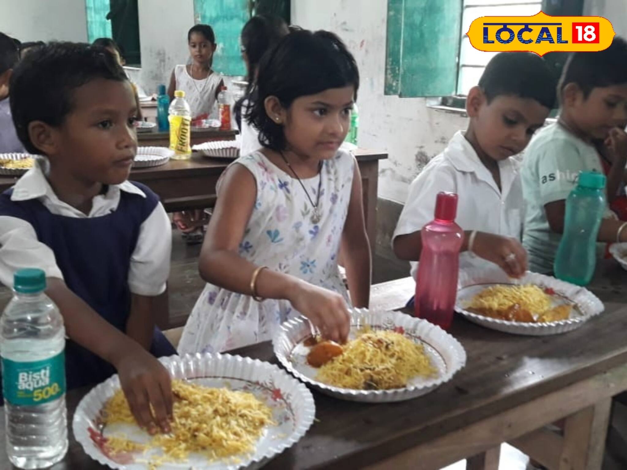 স্কুলের মধ্যেই বিরিয়ানির ভোজ! শিক্ষকদের উদ্যোগে বিদ্যালয় হাউসফুল!