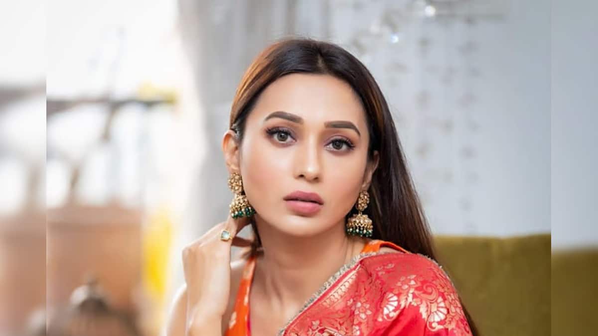 Mimi Chakrabarty: মিমি চক্রবর্তী বনগাঁতে হেনস্থা, গ্রেফতারি ও রাজনৈতিক বিতর্ক