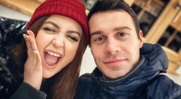 বিদেশি বরের সঙ্গে বিয়েটা কি ভেঙেই গেল মোনালি ঠাকুরের? মানসিক-শারীরিক অত্যাচারের ছবি পোস্ট