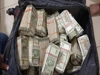 কলকাতামুখী বাসে লক্ষ লক্ষ টাকা