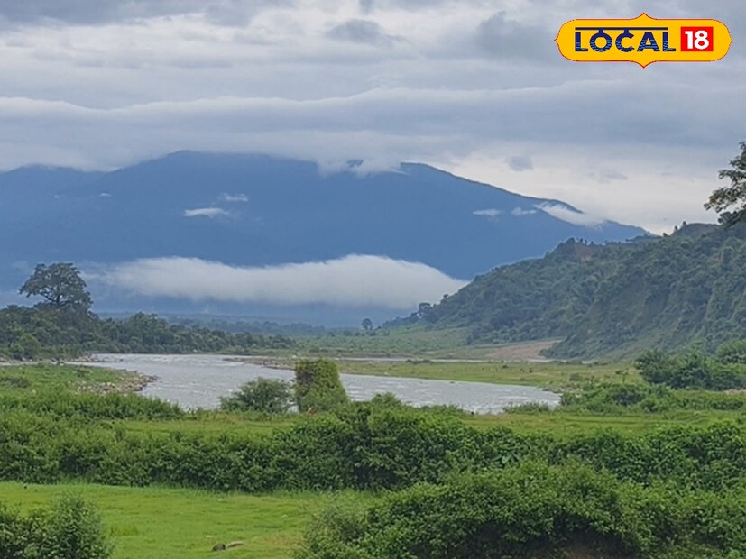 জলপাইগুড়ির আকাশ পরিষ্কার থাকবে বলেই জানা গিয়েছে আবহাওয়া দফতর সূত্রে। জলপাইগুড়ির মতোই ডুয়ার্সের আকাশও পরিষ্কার থাকবে।