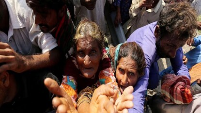 এ কী অবস্থা পাকিস্তানের! এ কী অবস্থা পাকিস্তানের!