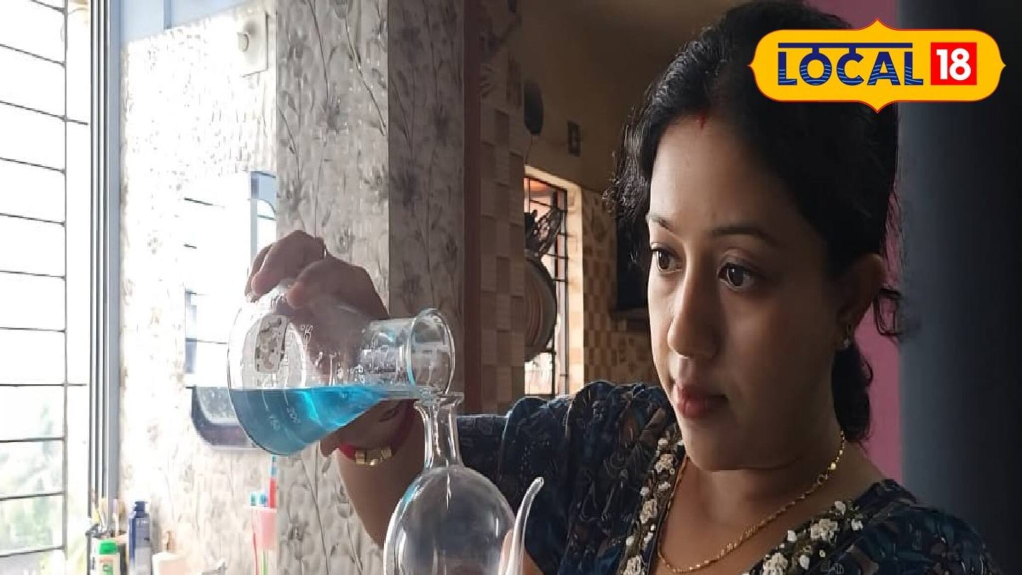 আসানসোলের গৃহবধূর নতুন বিজনেস আইডিয়া! বাড়িতে বসেই তৈরি করছেন 'এই' জিনিস