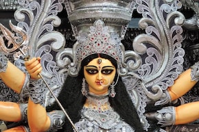 সেপ্টেম্বরেই 'মালামাল'...! মা দুর্গার পরম প্রিয় ৩ রাশির 'জ্যাকপট', সোনায় মুড়বে কপাল