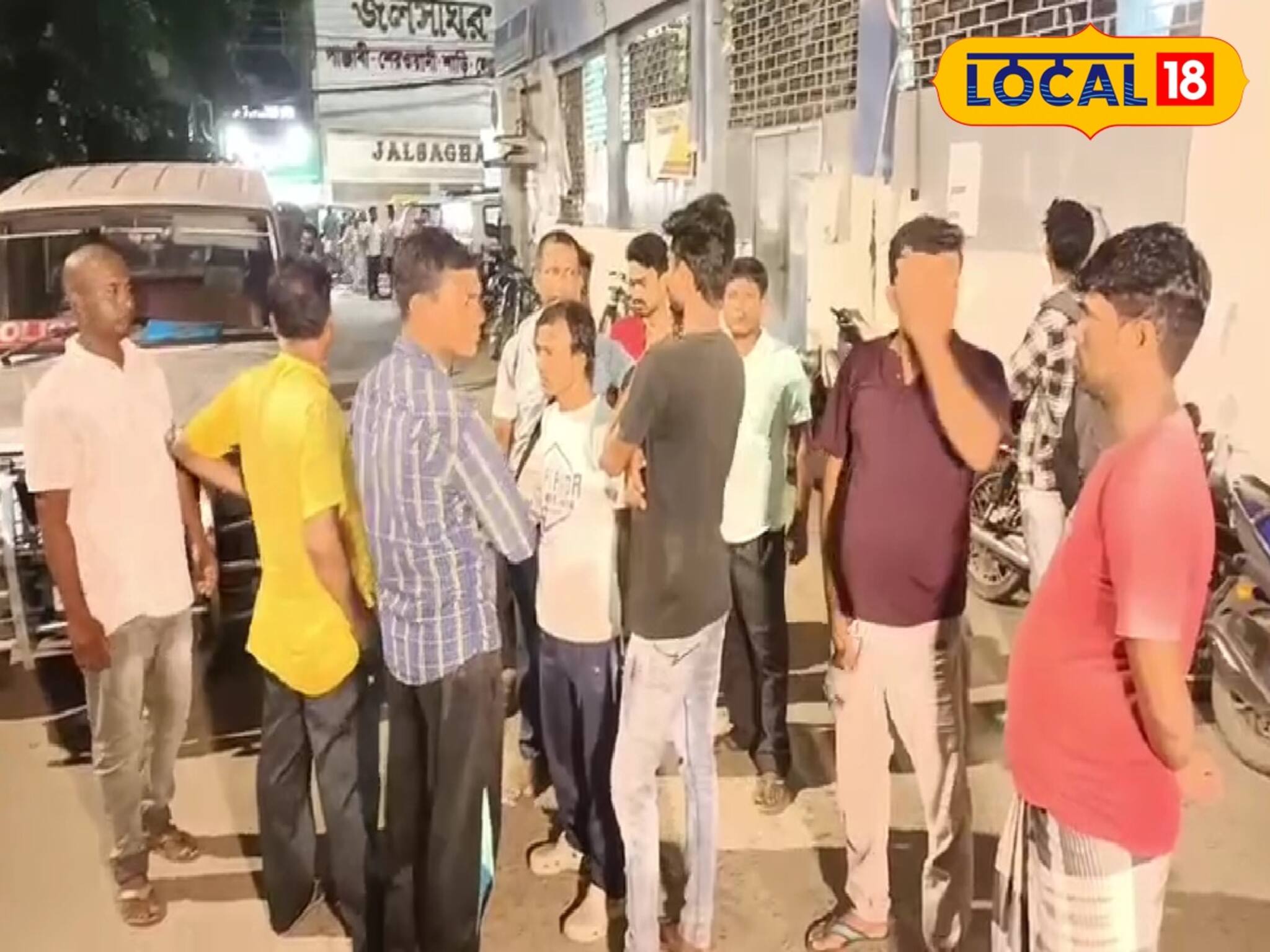 পিছন থেকে পথচারীকে ধাক্কা দ্রুতগতির বাইকের, ছিটকে পড়লেন ১২ ফুট দূরে! তারপরেই সব শেষ