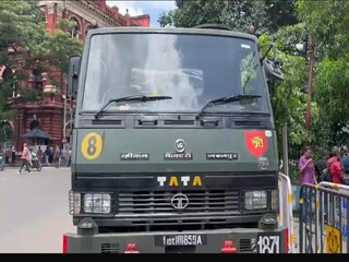 মহাকরণের সামনে আটকানো হল সেনাবাহিনীর গাড়ি
