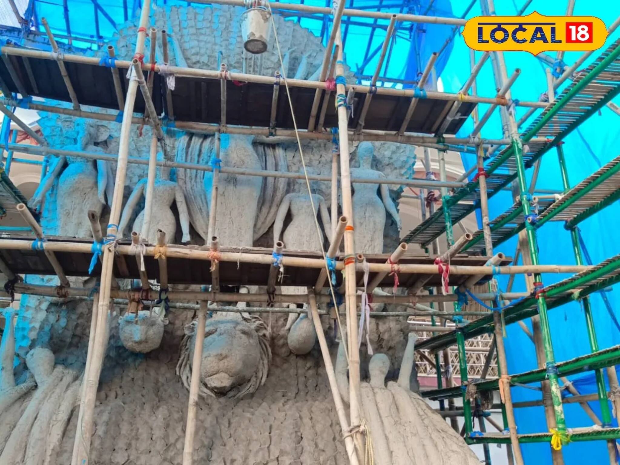 ৭০০০ চারাগাছ দিয়ে মণ্ডপ! কোথায় জানেন?