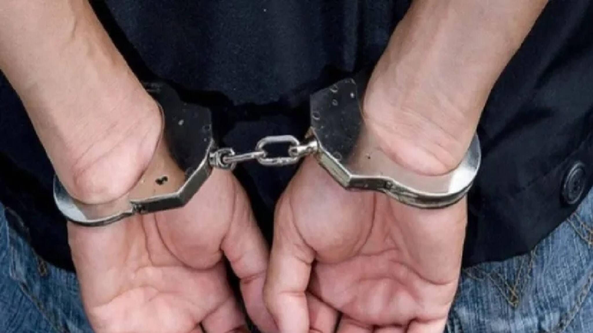 Crime News: সীমান্তে এ কী কাণ্ড! চায়ের দোকানের আড়ালেই চলছিল...! পুলিশ হানা দিতেই চক্ষু চড়কগাছ