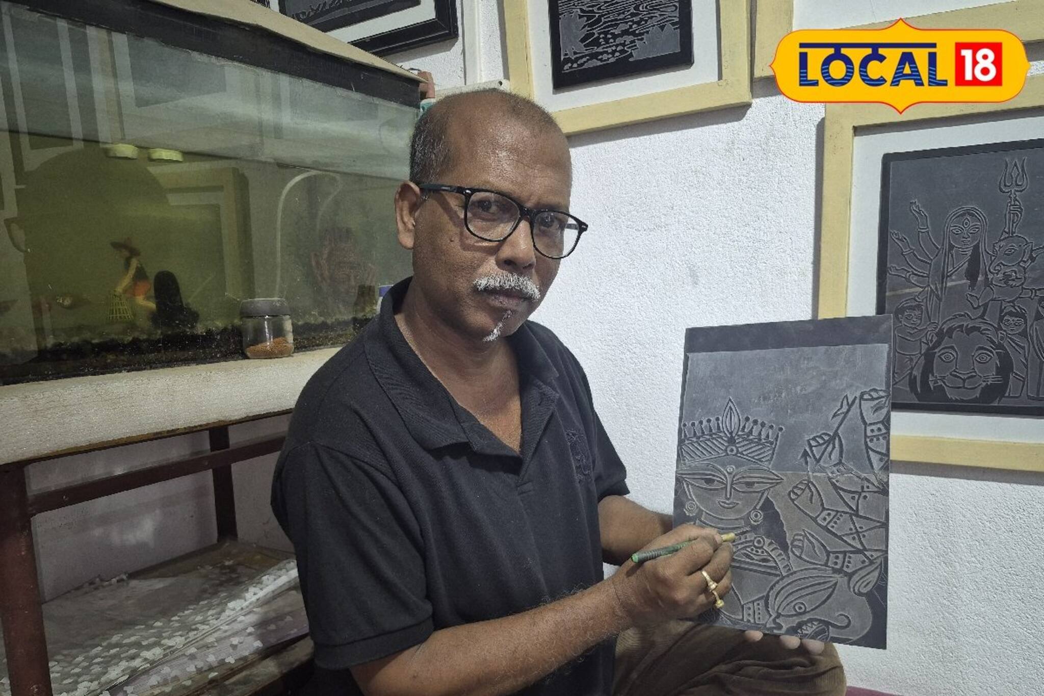 আশ্চর্য দুর্গা! স্লেট পাথরে খোদাই করা মূর্তি, শিল্পীর নাম পৌঁছেছে প্রধানমন্ত্রী দফতরে