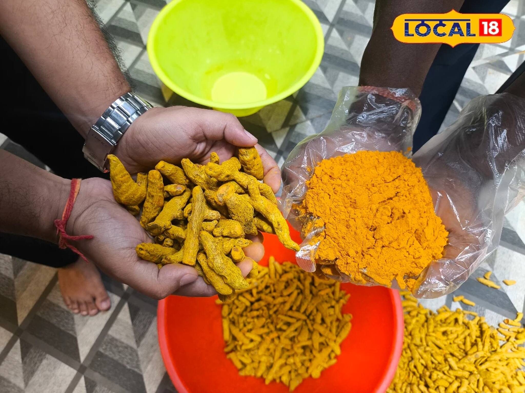 বাঁকুড়ায় তৈরি হচ্ছে অর্গানিক গুঁড়ো মশলা! রং দেখলেই বুঝবেন খাঁটি, দাম মাত্র ৫ টাকা