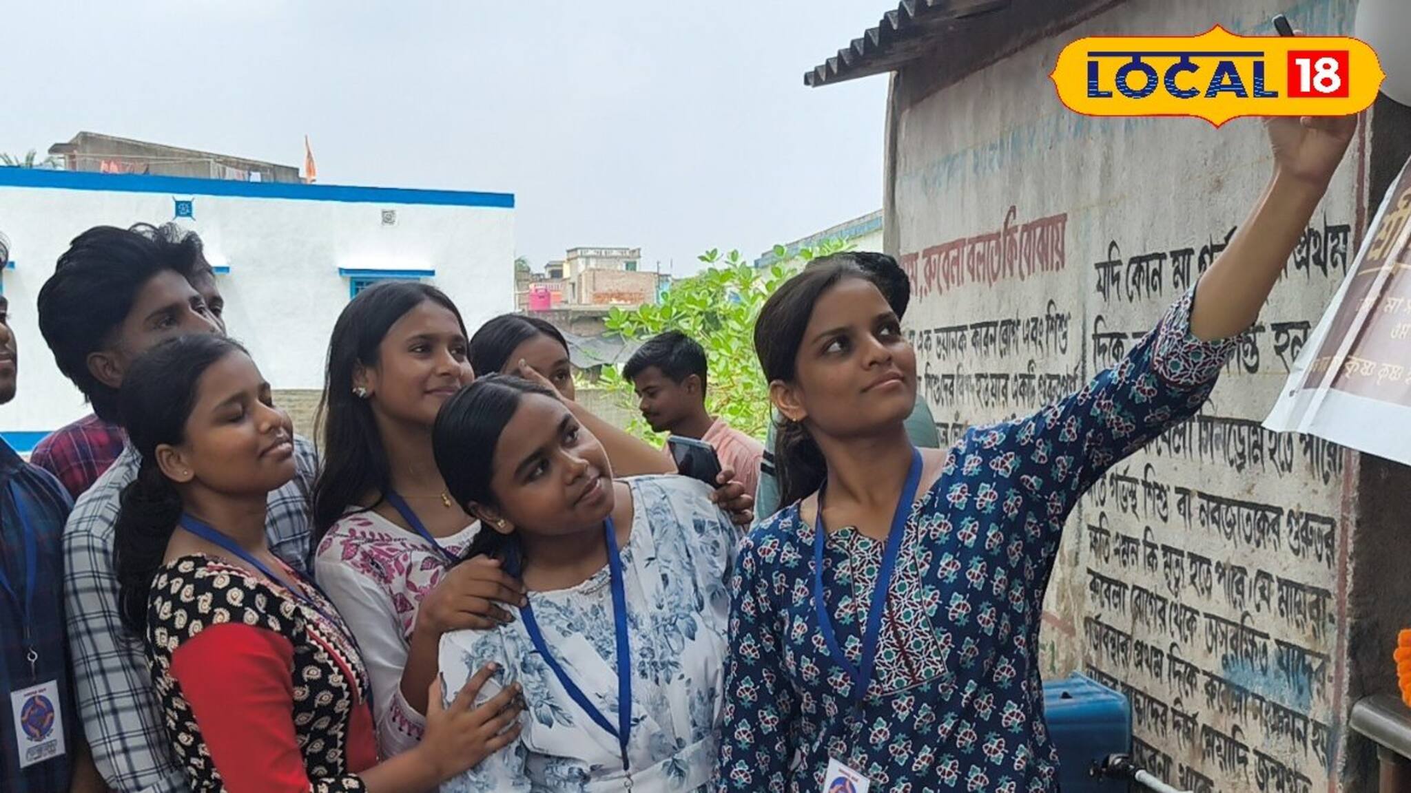 ছোট্ট হলেও দারুণ প্রয়াস! স্কুলের টিফিনের খরচ বাঁচিয়ে যা করছে দামাল ছেলে-মেয়েরা
