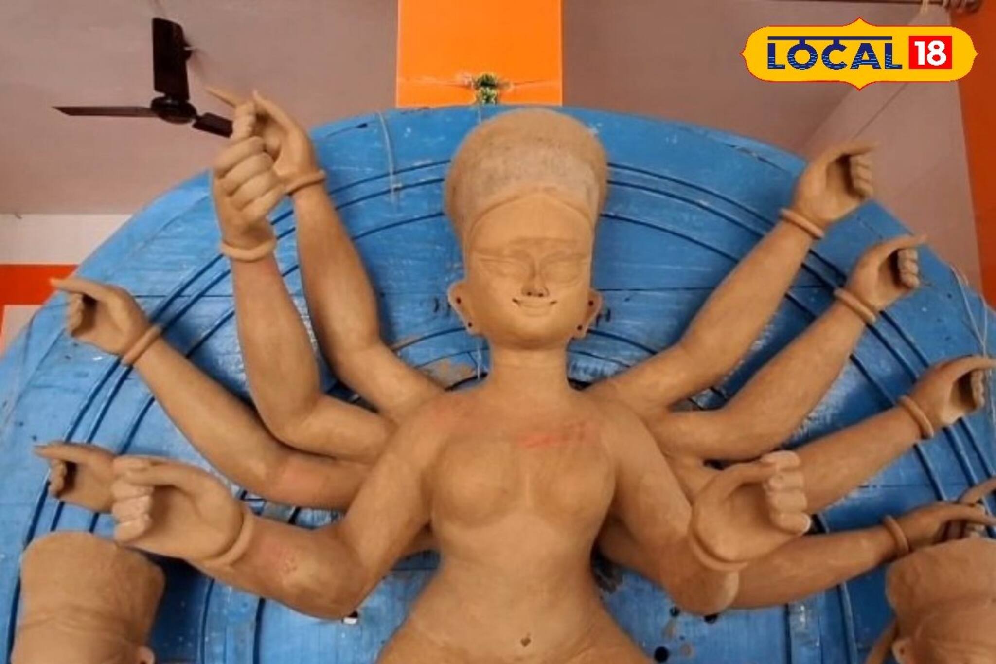 মেরামত হলেও বদলানো যায় না কাঠামো, রয়েছে বংশ পরম্পরার ঢাকি! চলছে ৪০০ বছর