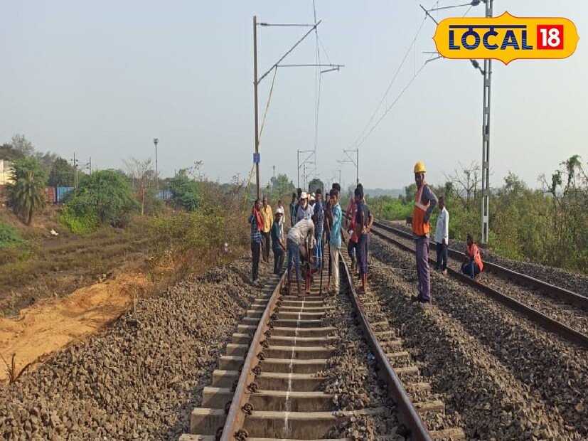 মহালয়ার দিনই বাতিল একাধিক গুরুত্বপূর্ণ ট্রেন। এমনটাই ঘোষণা করা হয়েছে খড়গপুর ডিভিশনের তরফে। জানানো হয়েছে, পুজোর মুখে রেলের কিছু উন্নয়নমূলক কাজের জন্য ২১ সেপ্টেম্বর রবিবার একাধিক ট্রেন বাতিল করা হয়েছে।