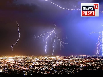 ঝাঁপিয়ে আসছে...টানা তাণ্ডব! রাত থেকেই তর্জন-গর্জন...দাপটে বৃষ্টি, ১৩ জেলায়