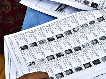 'SIR-এর কাজ চলছে, গোটা দেশে শীঘ্রই শুরু হবে', জানালেন নির্বাচন কমিশনার! বাংলায় কবে? 'SIR-এর কাজ চলছে, গোটা দেশে শীঘ্রই শুরু হবে', জানালেন নির্বাচন কমিশনার! বাংলায় কবে?
