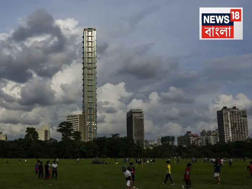 দক্ষিণবঙ্গে গরম ও অস্বস্তি চলবে। তাপমাত্রা স্বাভাবিকের উপরে রয়েছে। আজ, বুধবার থেকে বজ্রবিদ্যুৎ-সহ বৃষ্টির পরিমাণ কিছুটা বাড়বে দক্ষিণবঙ্গের জেলাগুলিতে। 