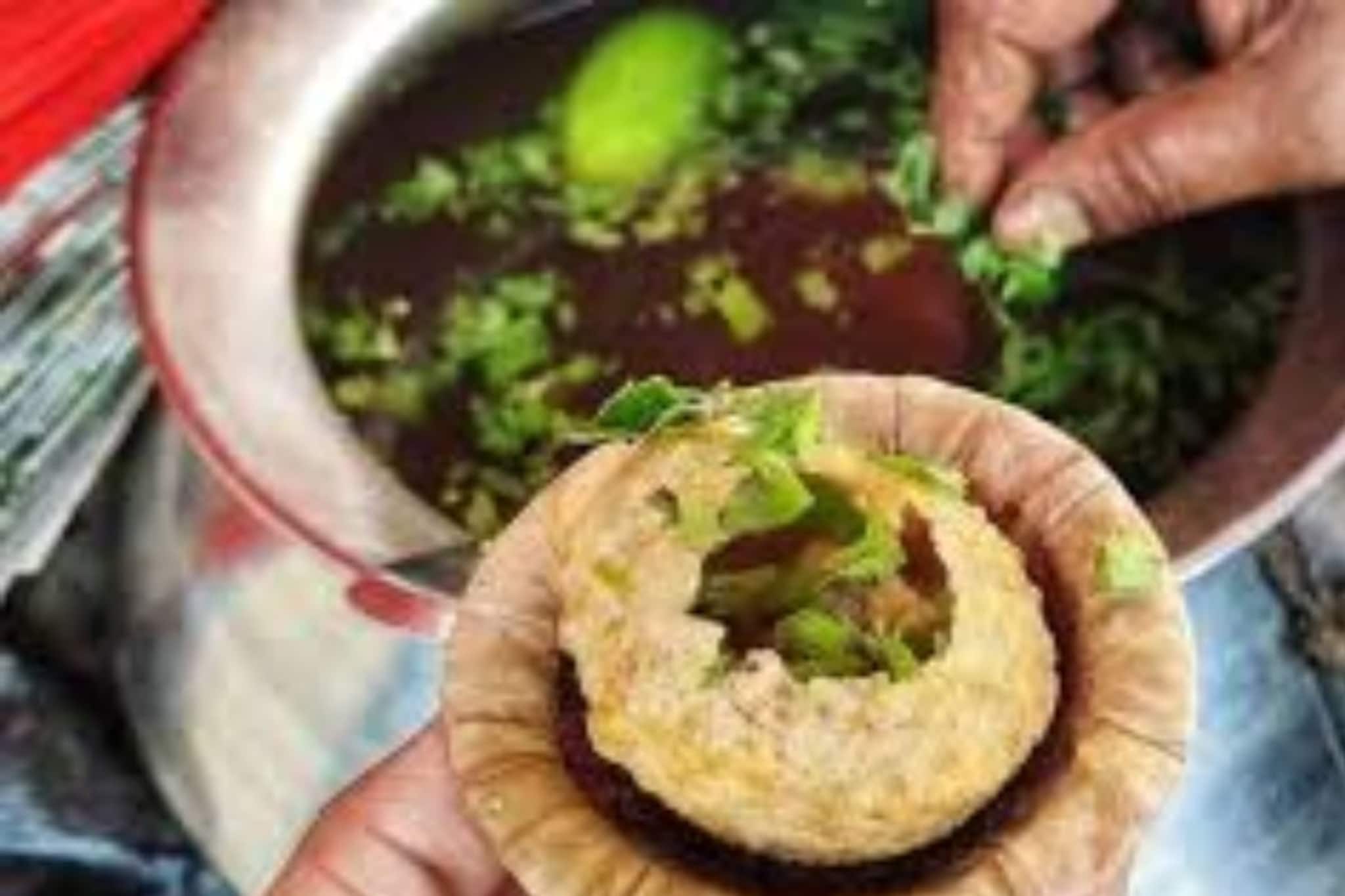 ১০০ টাকাতে মিলছে আনলিমিটেড ফুচকা, যত ইচ্ছে খান! দেখুন ভিডিও