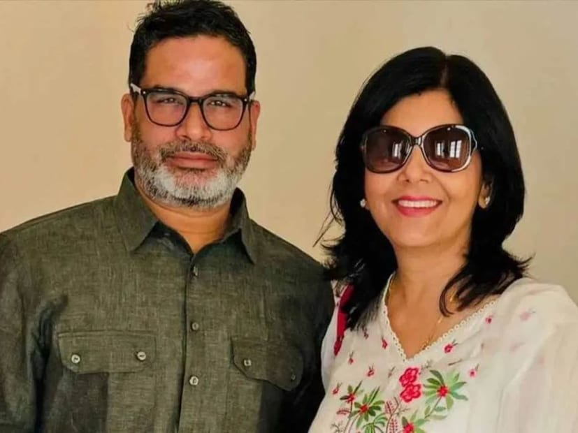 এক সাক্ষাৎকারে পি কে তাঁর স্ত্রীকে খুবই বুদ্ধিমতী এবং সাপোর্টিভ হিসেবে বর্ণনা করেছেন। তিনি বলেছেন, 