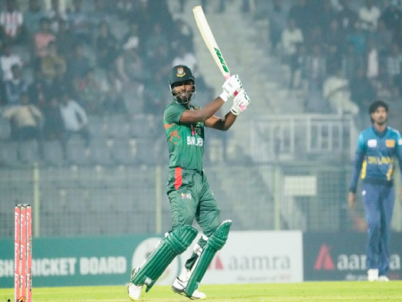 পাকিস্তানের বিপক্ষে জিততে না পারায় বাংলাদেশের ভারপ্রাপ্ত অধিনায়ক জাকির আলি তাঁদের দলের ব্যাটিংকে দোষারোপ করেছেন। বুধবার ভারতের বিপক্ষে তাদের শেষ সুপার ফোর ম্যাচে বাংলাদেশ হেরেছে।