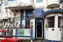 নিরিবিলি ফ্ল্যাটে একাই থাকত ছেলেটা...! মঙ্গলবার দুপুরে আচমকা হানা দিল পুলিশ, তারপর...