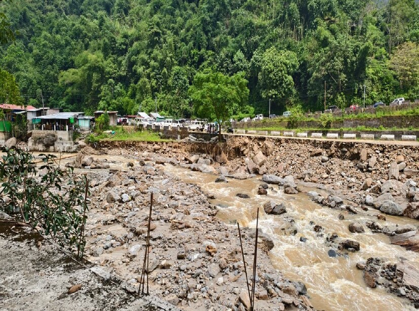 ১৫-১৬টি হোমস্টে ক্ষতিগ্রস্থের তালিকায়। বহু বুকিং বাতিল। বছর খানেক আগে স্বাভাবিকের সম্ভাবনা নেই। 