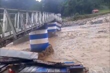অমিতাভের 'অনুসন্ধান'-এর শ্যুটিং হয়েছিল, দার্জিলিংয়ের সেই দুধিয়া ব্রিজ ভেঙেছে! কী হবে এবার?