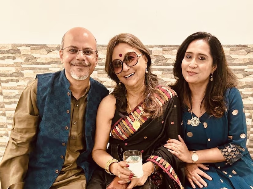 সুমন ঘোষের ডকুমেন্ট্রি 'পরমা… এ জার্নি উইথ অপর্ণা সেন'-এ মা-কে নিয়ে বিস্তরিত কথা বলেছেন কমলিনী। প্রথমবার ক্যামেরার সামনে মুখ খুলেছেন। 