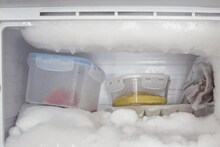 Fridge Hacks: ডিপ ফ্রিজে বরফ জমে জমে পাহাড়! ফ্রিজে কেন জমে 'বরফ'? জানুন সহজ 'টোটকা', মুহূর্তে গলে সাফ