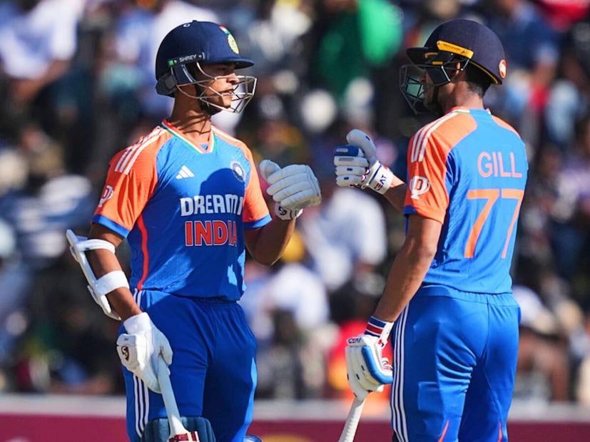 এমন একজন খেলোয়াড়ের জন্য প্রতিভাবান যশস্বী জয়সওয়ালকে অবহেলা করা হচ্ছে। জয়সওয়াল শুধুমাত্র টেস্ট ম্যাচগুলোর মধ্যে সীমাবদ্ধ রাখা হয়েছে। জয়সওয়ালের মধ্যে সব ফরম্যাটে খেলার ক্ষমতা রয়েছে। পিচ যাই হোক না কেন, তিনি ধরে রেখে খেলতে পারেন। তবুও, জয়সওয়ালকে ওয়ানডে এবং টি২০ থেকে দূরে রাখা হচ্ছে।