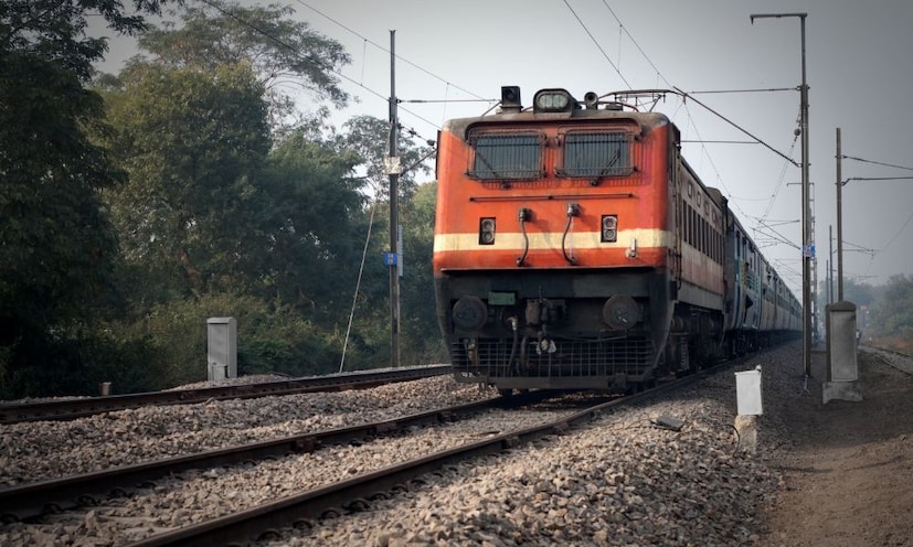 শুধুমাত্র টিকিট ক্যান্সেল বা বাতিলের ক্ষেত্রেই একজন ব্যক্তি একটি পূর্ণ বার্থ পাবেন। মনে রাখবেন যে আপনার যদি একটি টিকিট অপেক্ষা তালিকাতে বা (WL) টিকিট থাকে, তাহলে নিয়ম অনুসারে, নিশ্চিত না হওয়া পর্যন্ত আপনাকে ট্রেনে উঠতে দেওয়া হবে না।