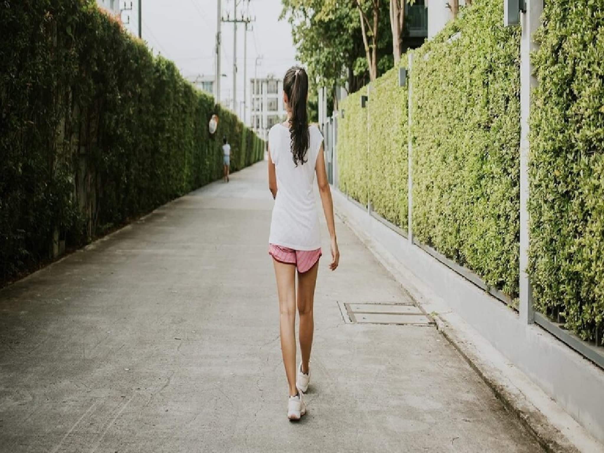 Walking by Age for Best Health: বয়স অনুযায়ী হাঁটার পরিমাণ আলাদা, রোজ যত খুশি হাঁটলে উল্টে শরীরের ক্ষতি! কতটা হাঁটবেন জানুন